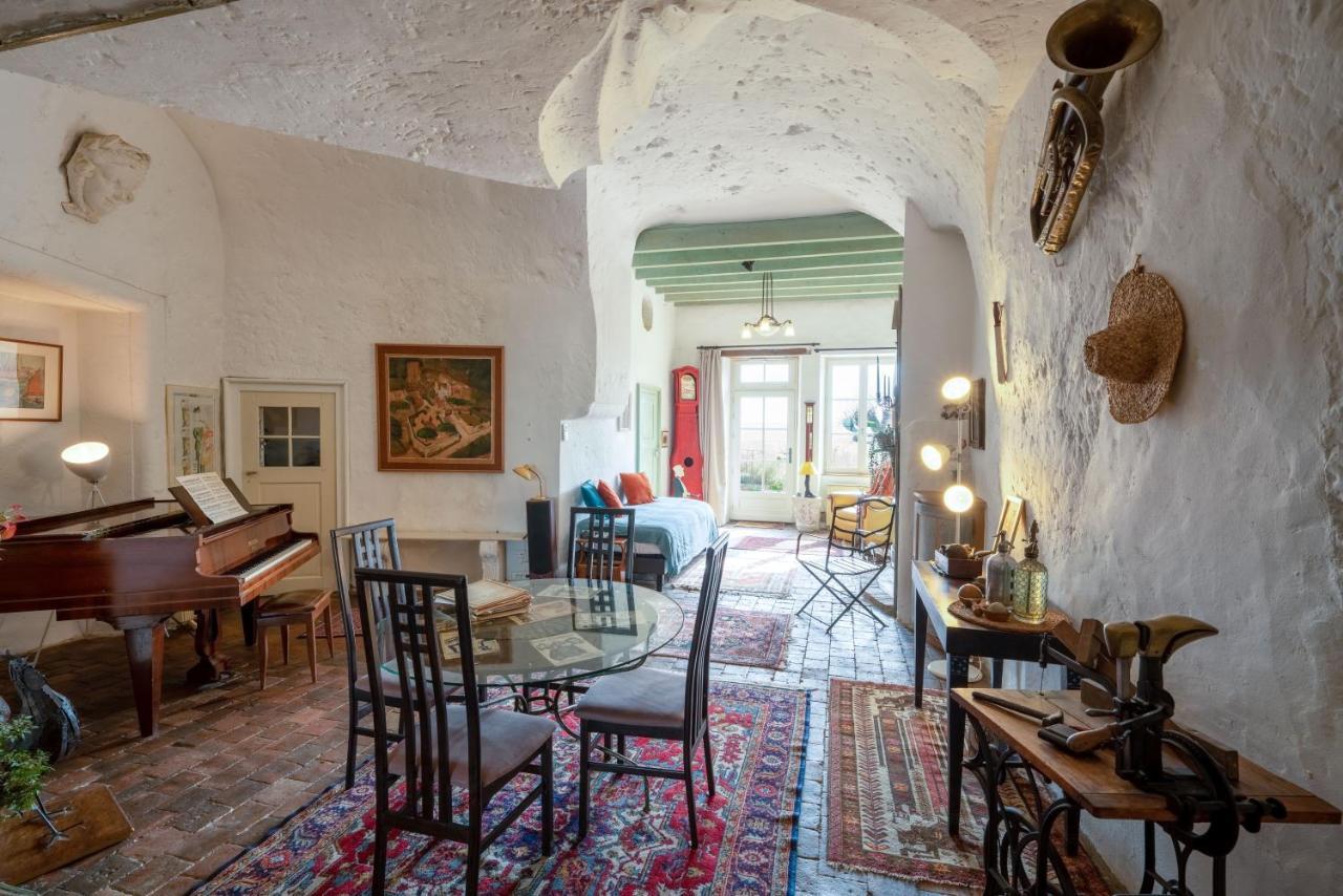 Gite Insolite Troglodytique De La Cave Des Mouret Troo Exterior photo
